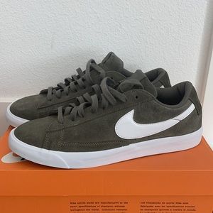 NIKE BLAZER LOW SIZE 10.5 (USED)